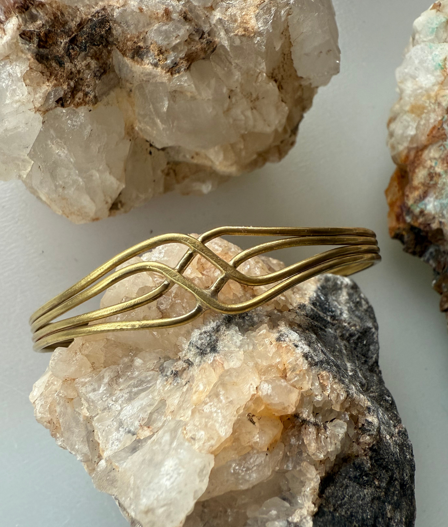Bracciale artigianale in ottone INTRECCIO lavorato a mano